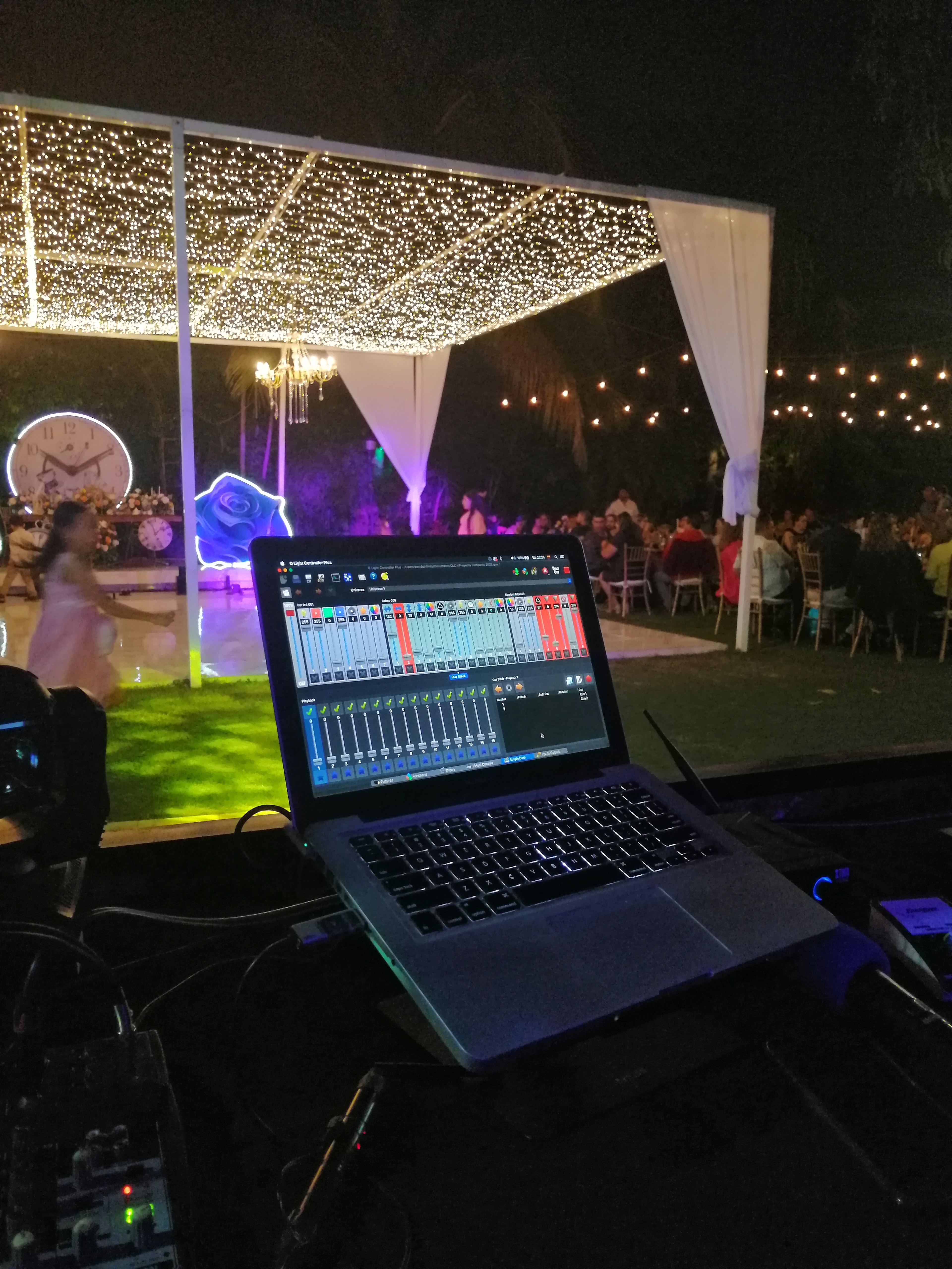 Montaje de DJ para cumpleaños en Mazatlán